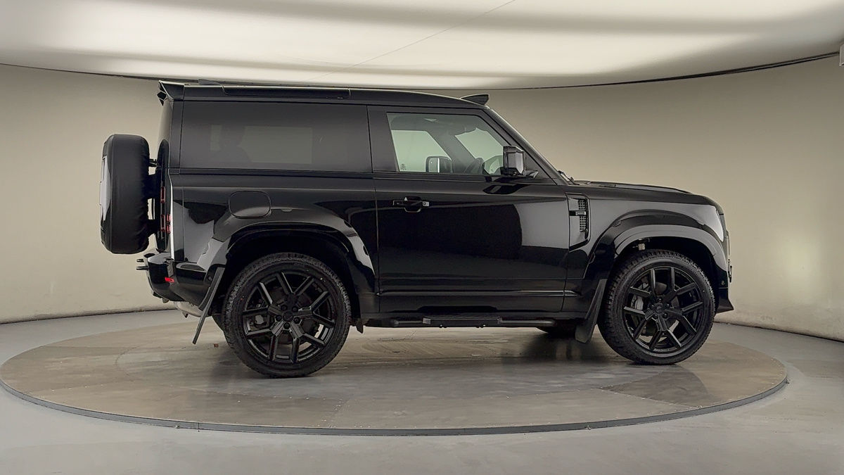 More views of Land Rover Defender 90