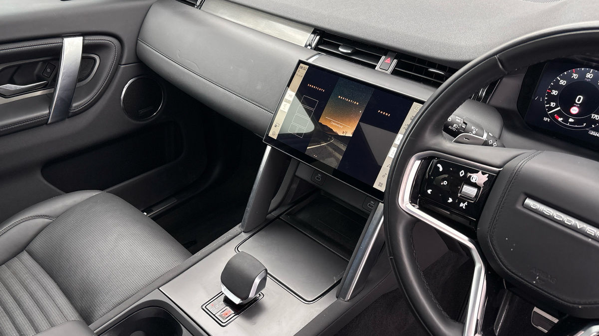 Land Rover Discovery Sport Image 18