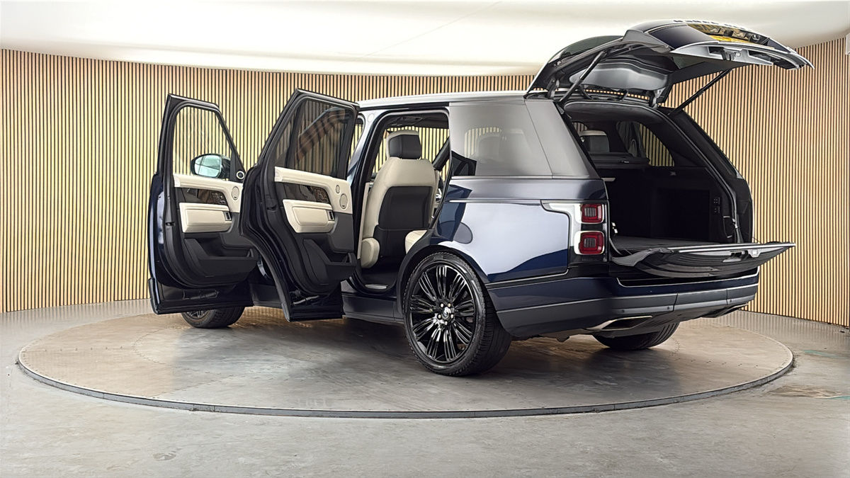 More views of Land Rover Range Rover