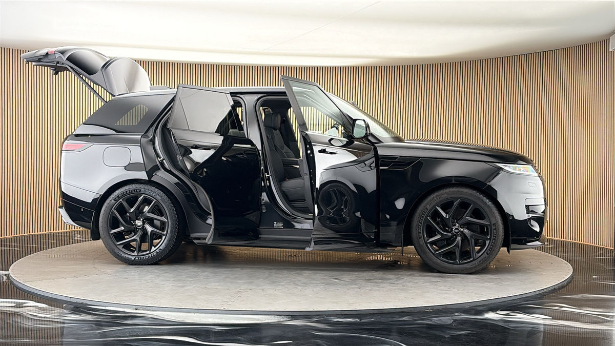 More views of Land Rover Range Rover Sport