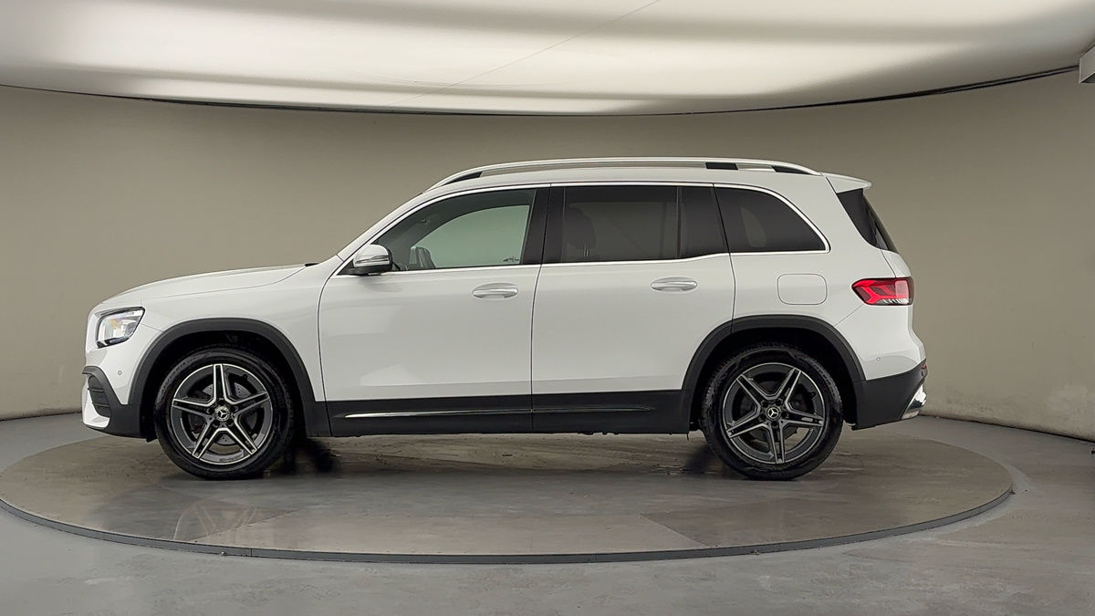 Mercedes-Benz GLB Image 15