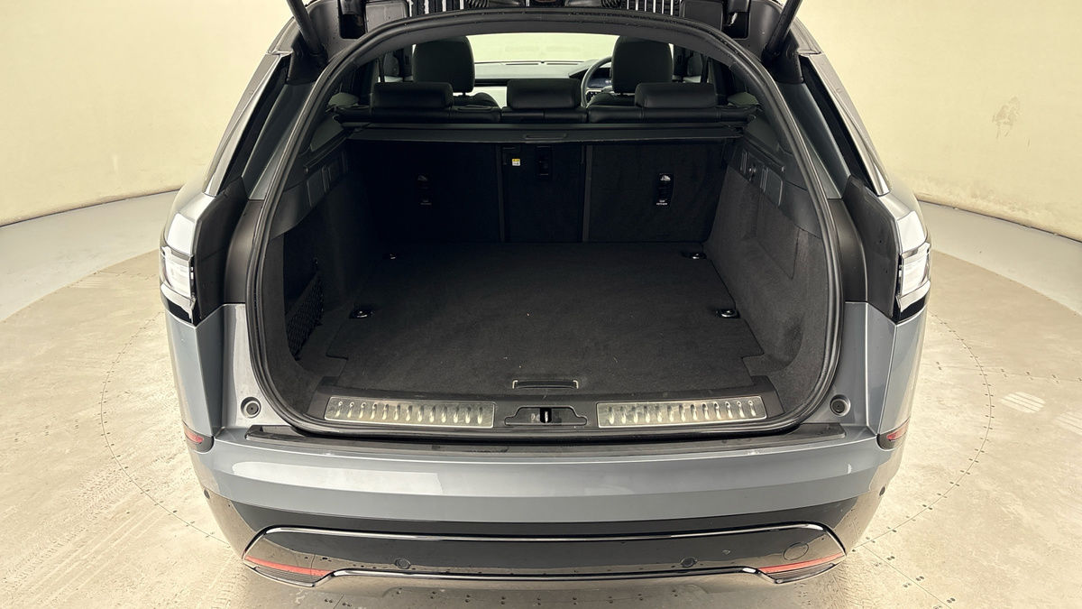 Land Rover Range Rover Velar Image 11