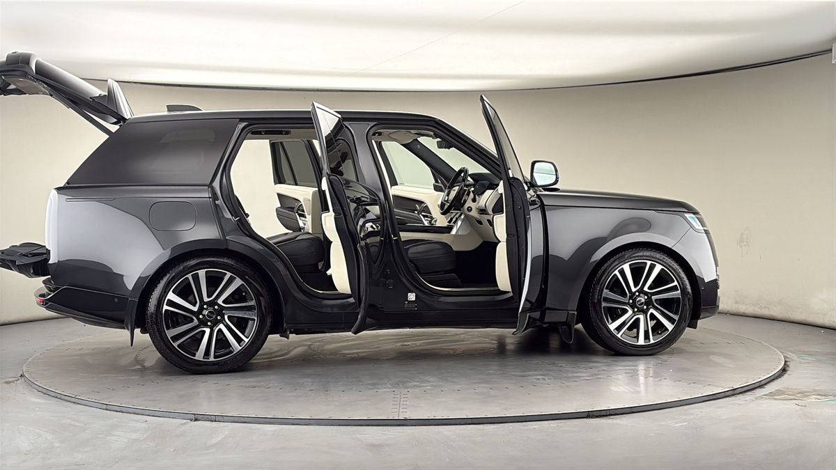 More views of Land Rover Range Rover