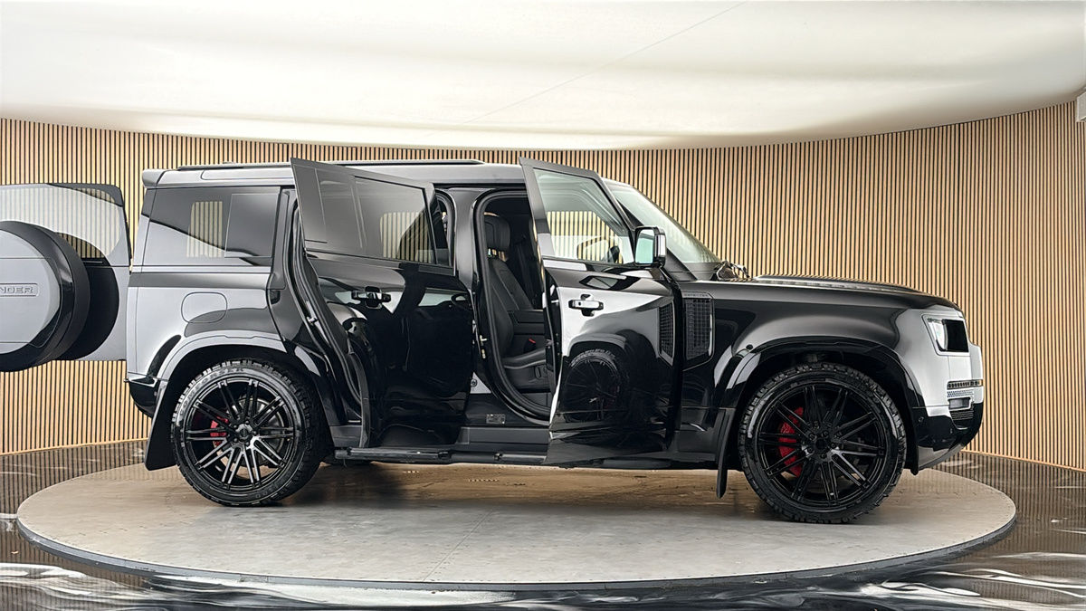 More views of Land Rover Defender 110