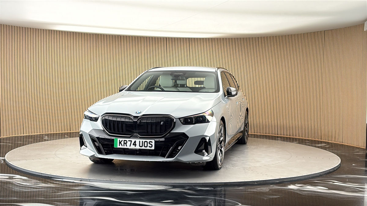 More views of BMW i5