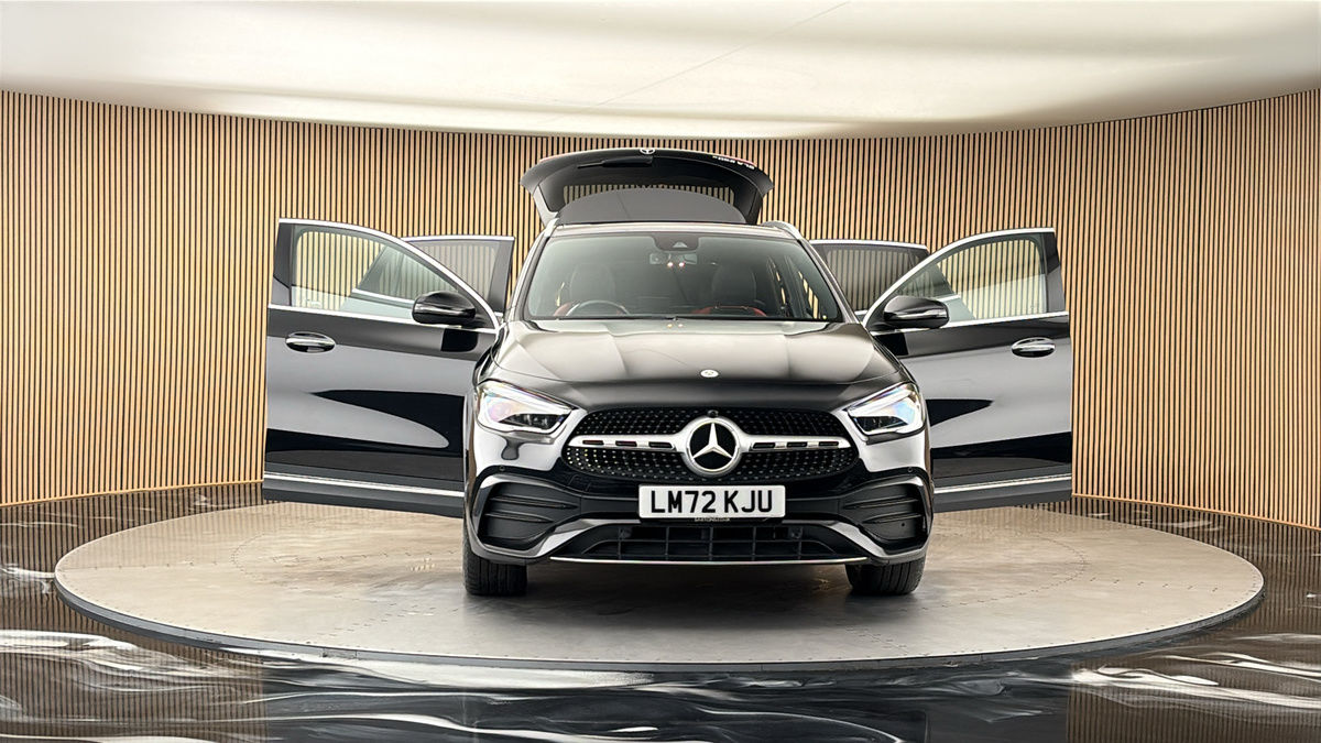 More views of Mercedes-Benz GLA