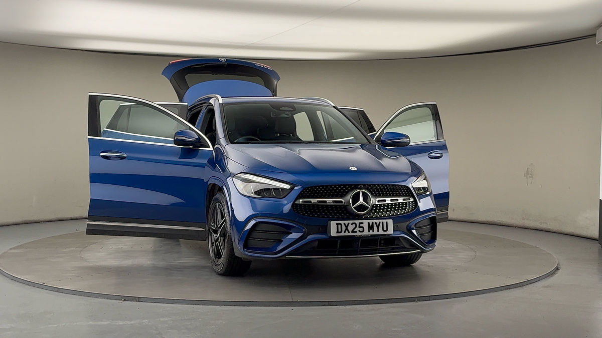 More views of Mercedes-Benz GLA