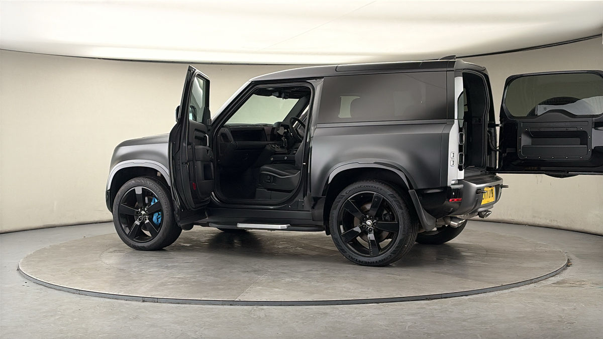 More views of Land Rover Defender 90