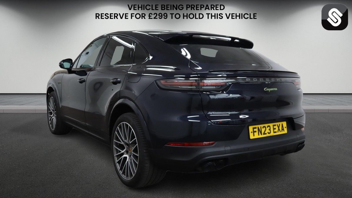 Porsche Cayenne Image 3