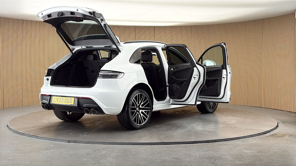 More views of Porsche Macan