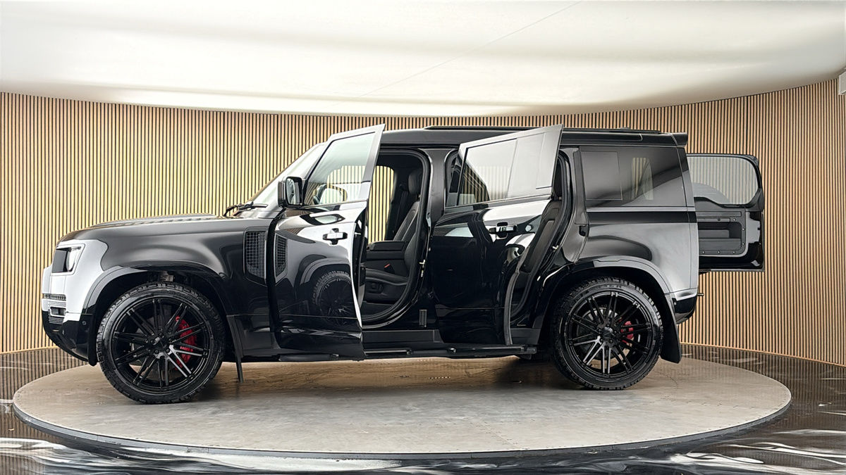 More views of Land Rover Defender 110