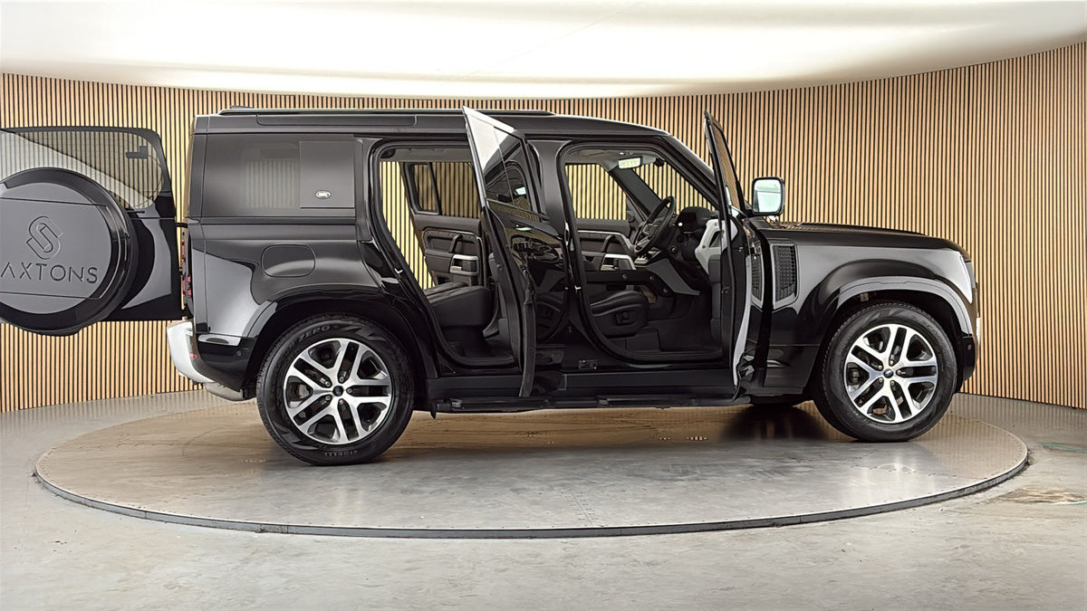 More views of Land Rover Defender 110