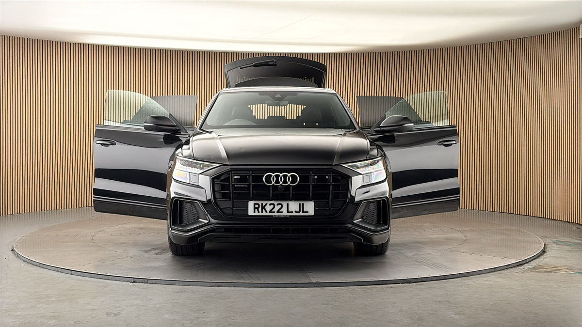 More views of Audi Q8