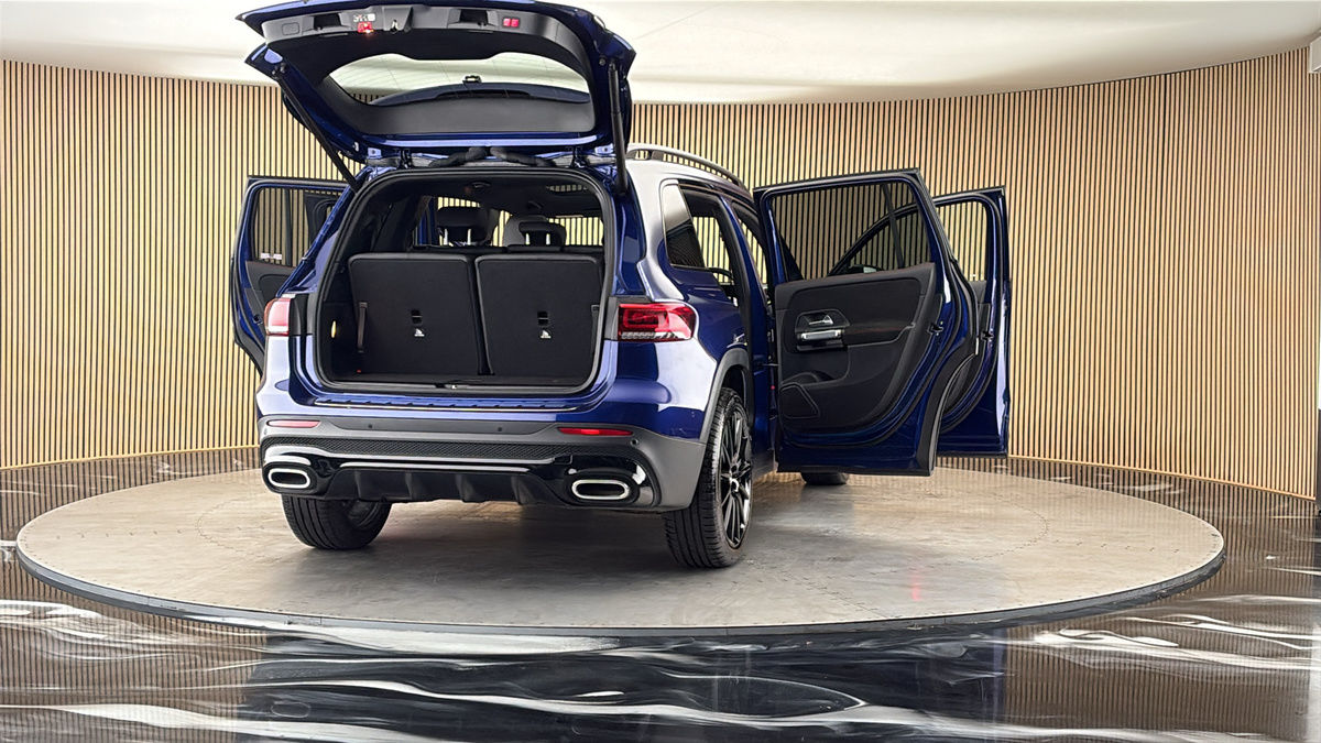 More views of Mercedes-Benz GLB