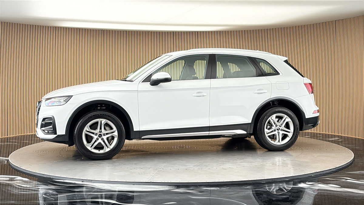 More views of Audi Q5