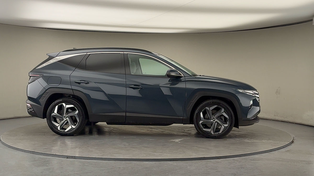 More views of Hyundai TUCSONix35