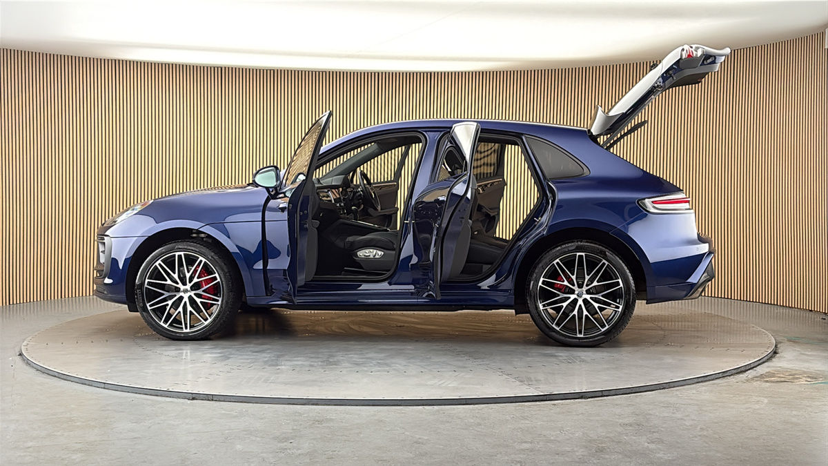 More views of Porsche Macan