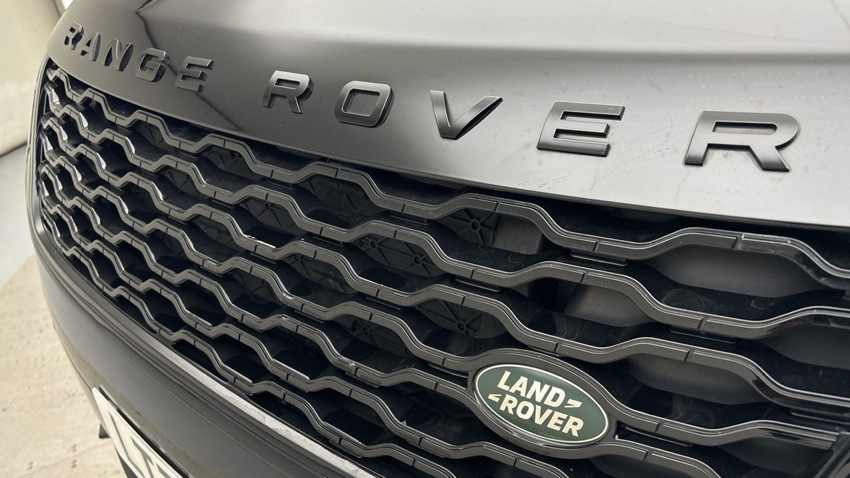 Land Rover Range Rover Velar Image 24