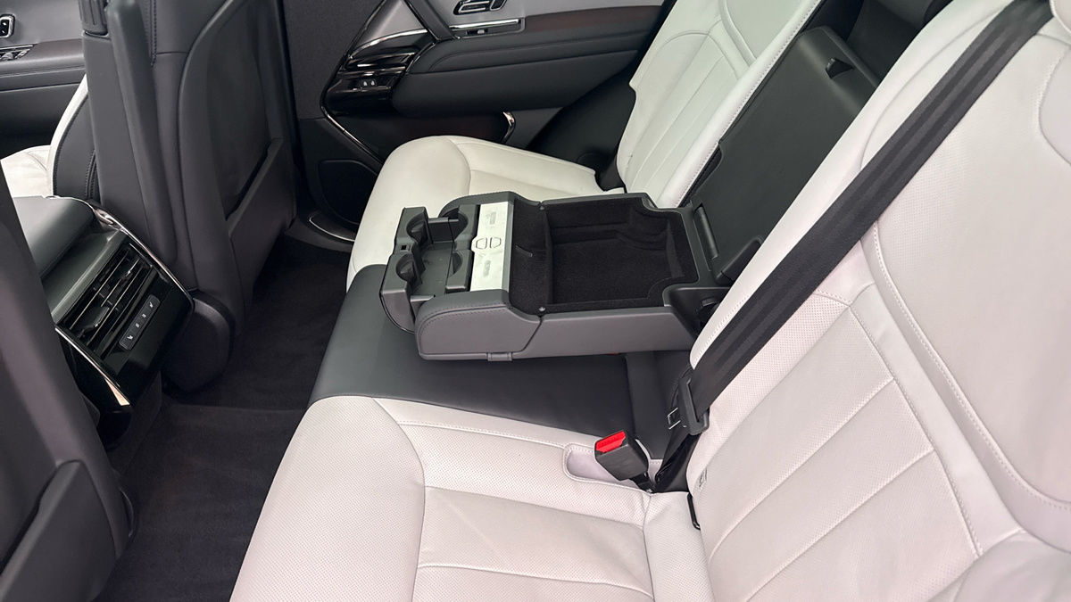 Land Rover Range Rover Sport Image 9