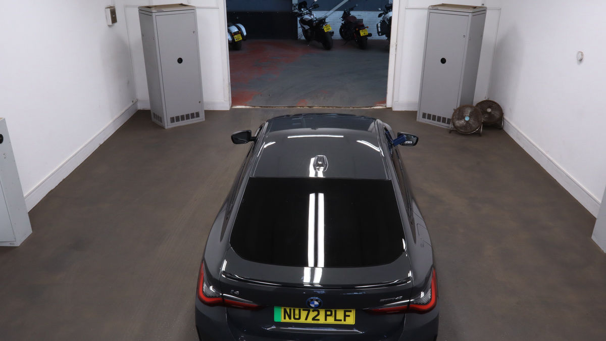 BMW i4 Image 8