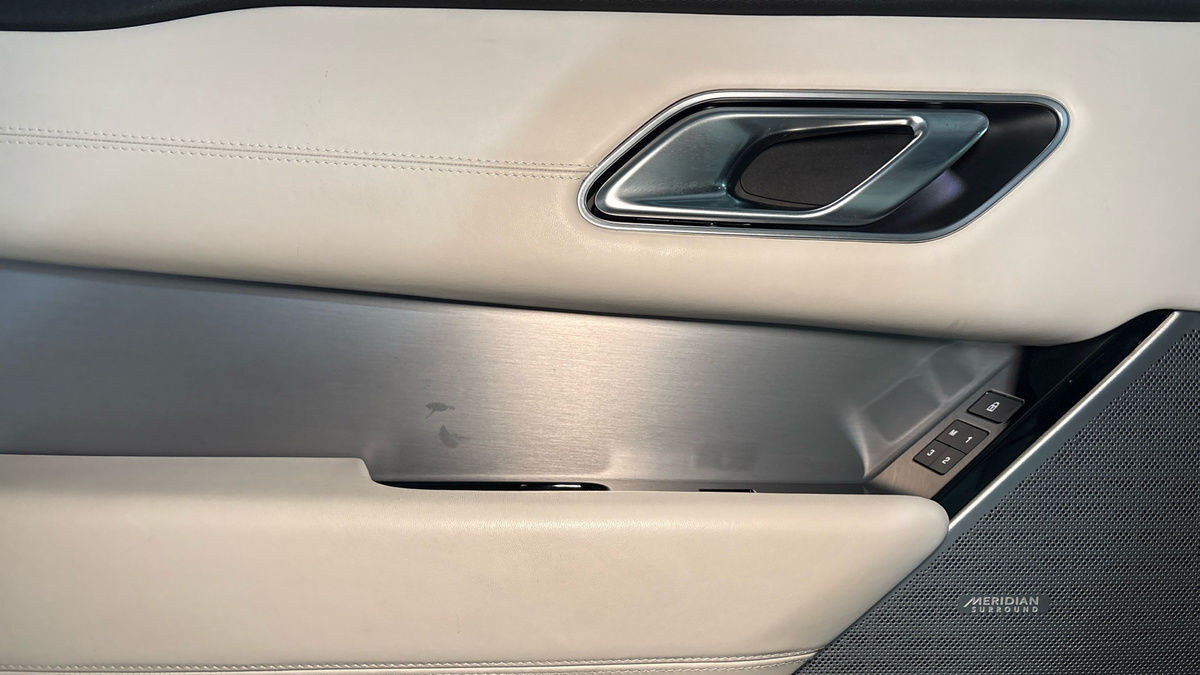 Land Rover Range Rover Velar Image 19