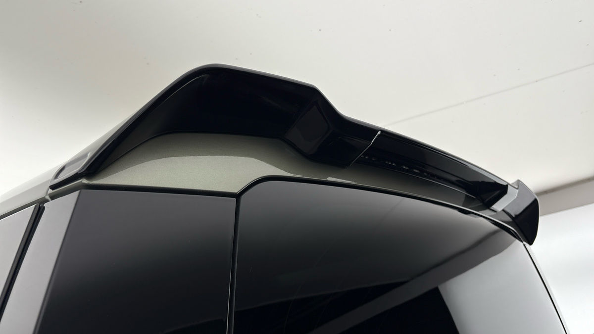 Land Rover Defender 90 Image 6