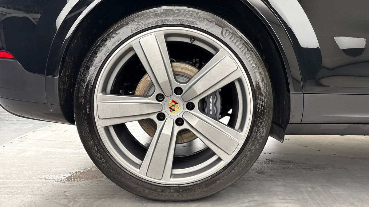 Porsche Cayenne Image 10