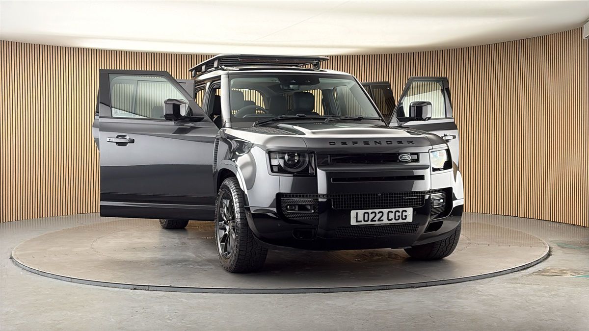 More views of Land Rover Defender 110