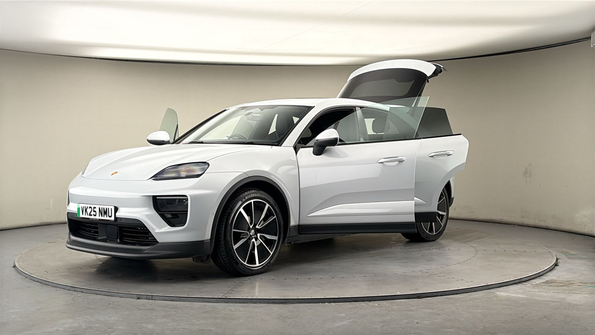 Porsche Macan Image 22