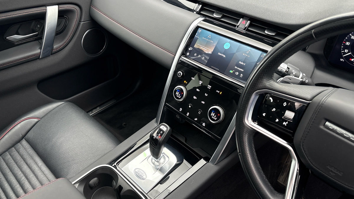 Land Rover Discovery Sport Image 18