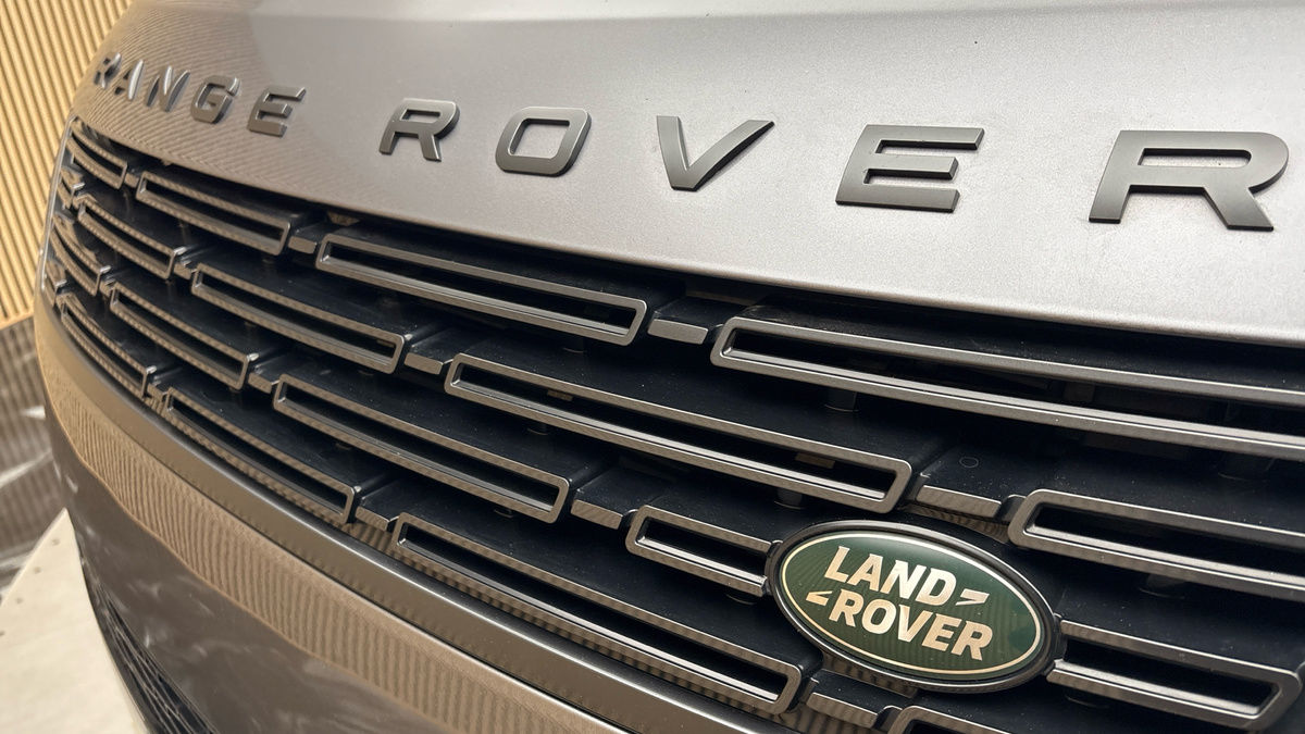 Land Rover Range Rover Sport Image 24
