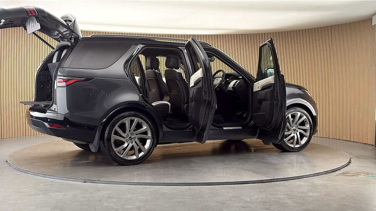 More views of Land Rover Discovery