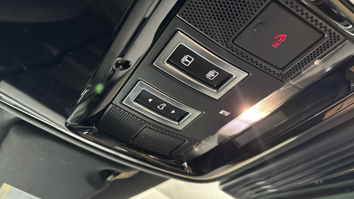 Land Rover Range Rover Velar Image 33
