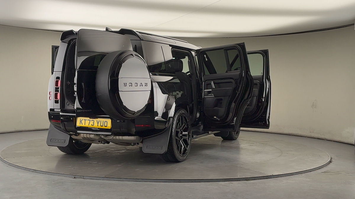 More views of Land Rover Defender 110