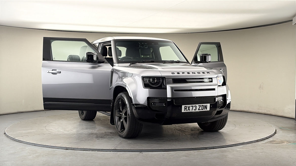More views of Land Rover Defender 90