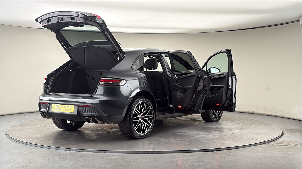 More views of Porsche Macan