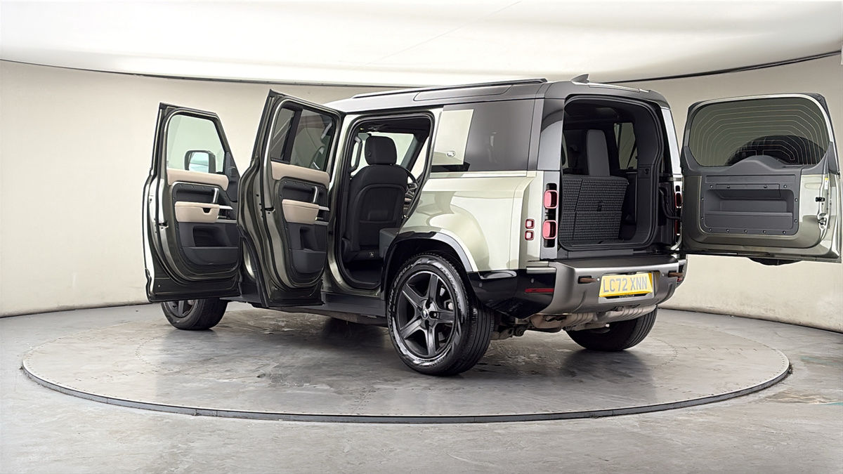 More views of Land Rover Defender 110
