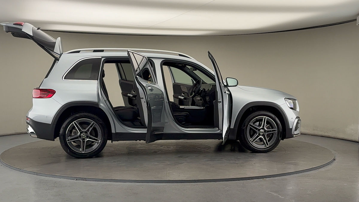 More views of Mercedes-Benz GLB