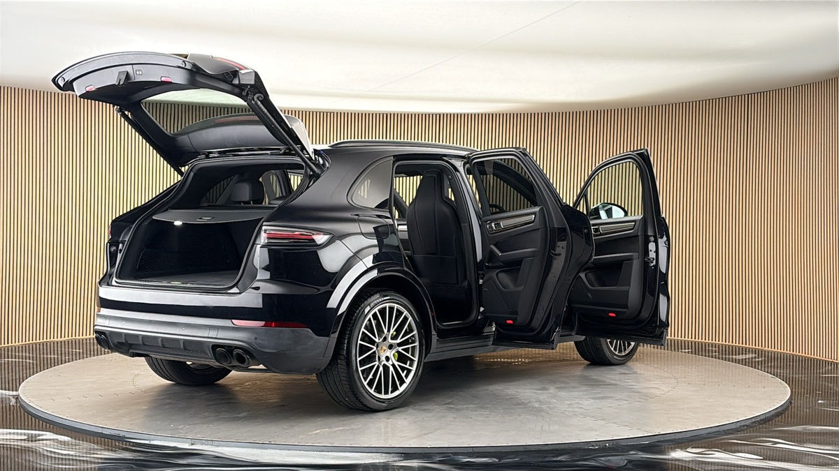 More views of Porsche Cayenne