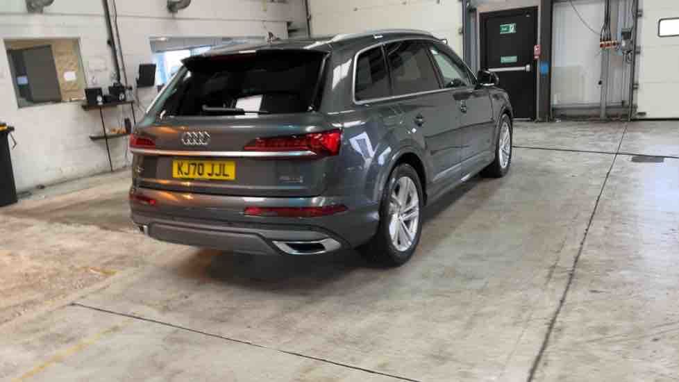 More views of Audi Q7