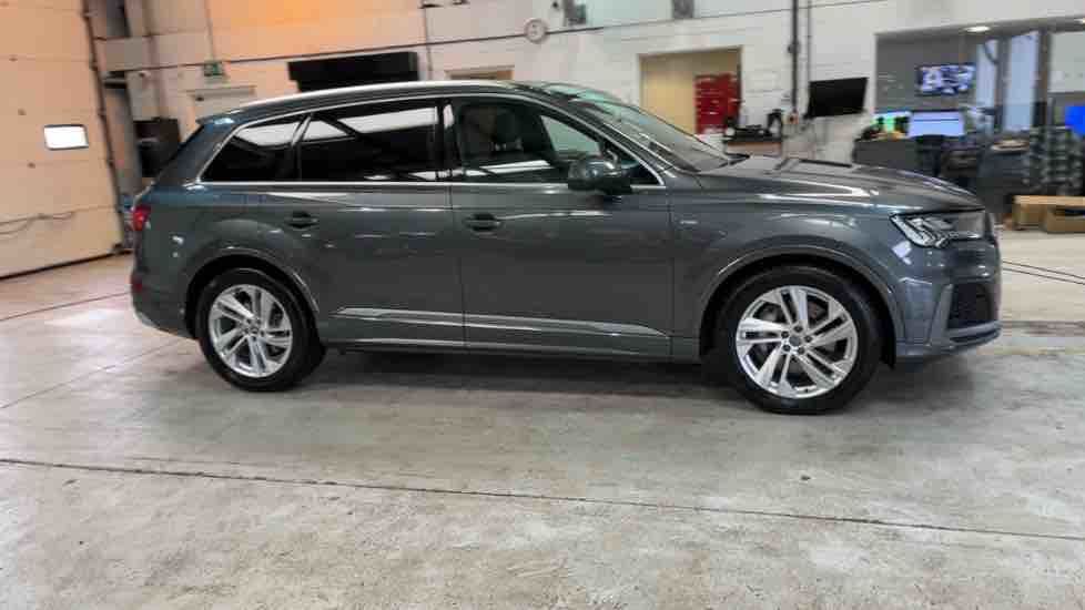 More views of Audi Q7