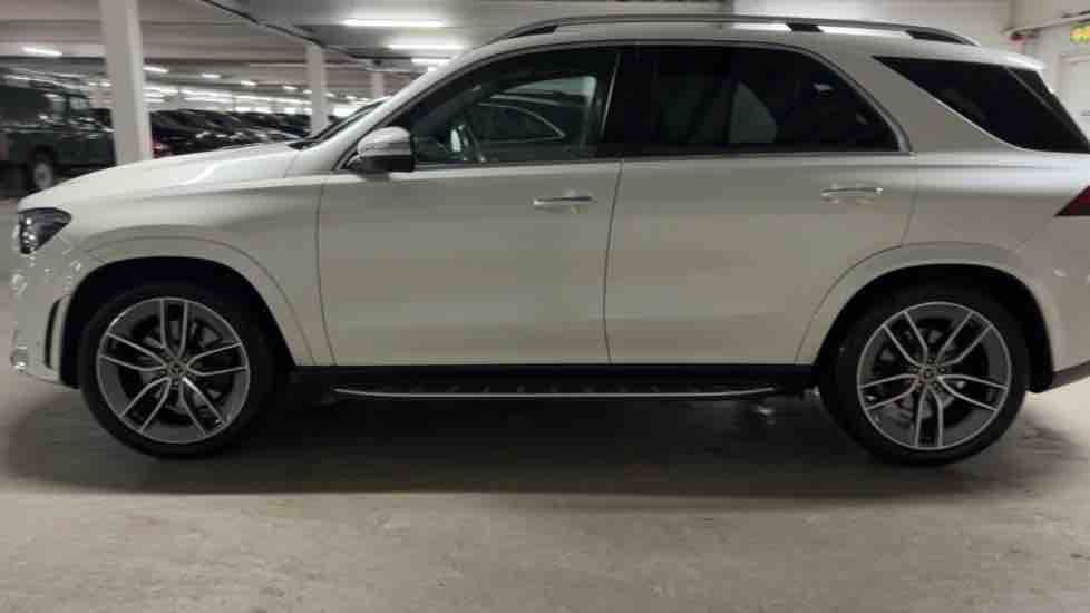More views of Mercedes-Benz GLE