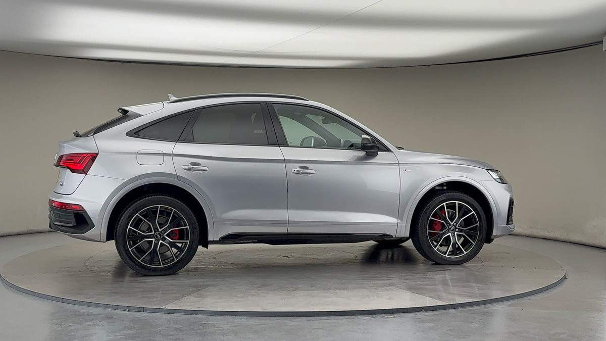 More views of Audi Q5