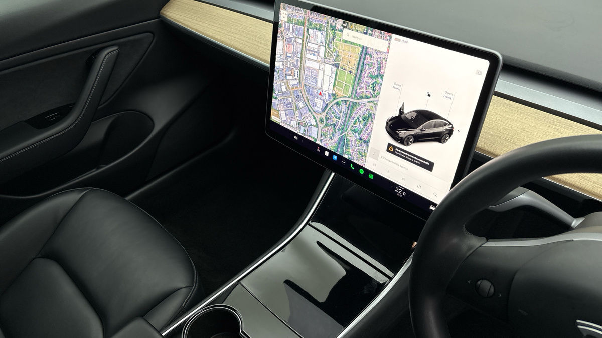 Tesla Model 3 Image 18