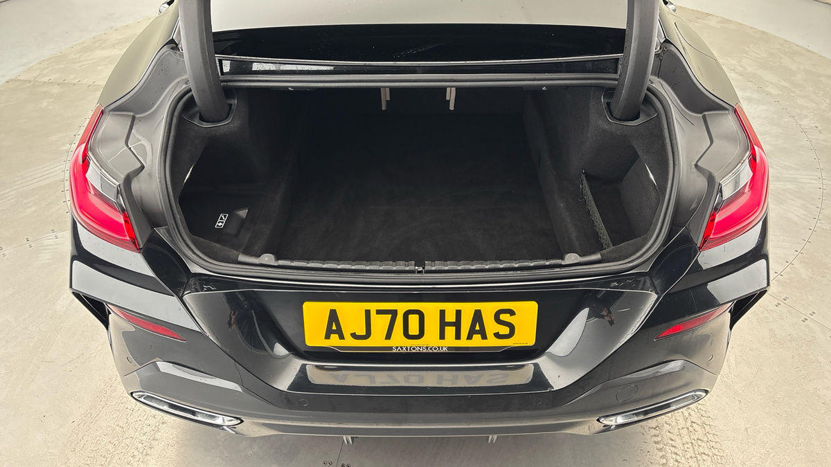 BMW 8 Series Image 11