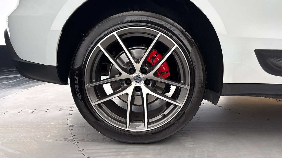 Porsche Macan Image 10