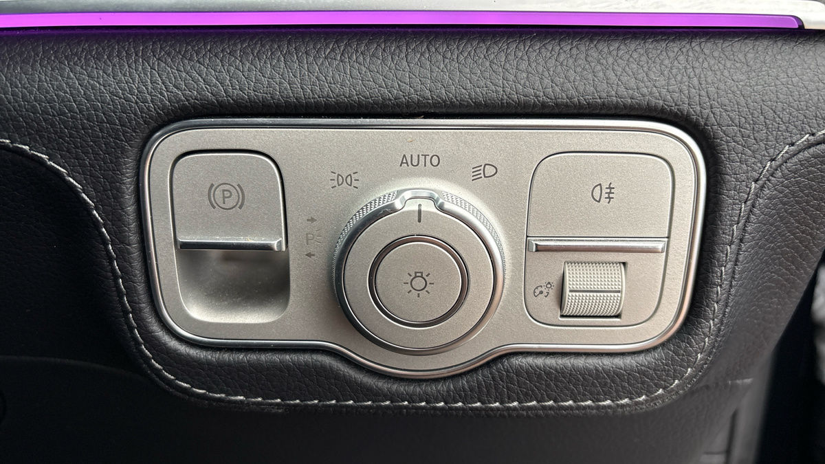 Mercedes-Benz GLE Image 33