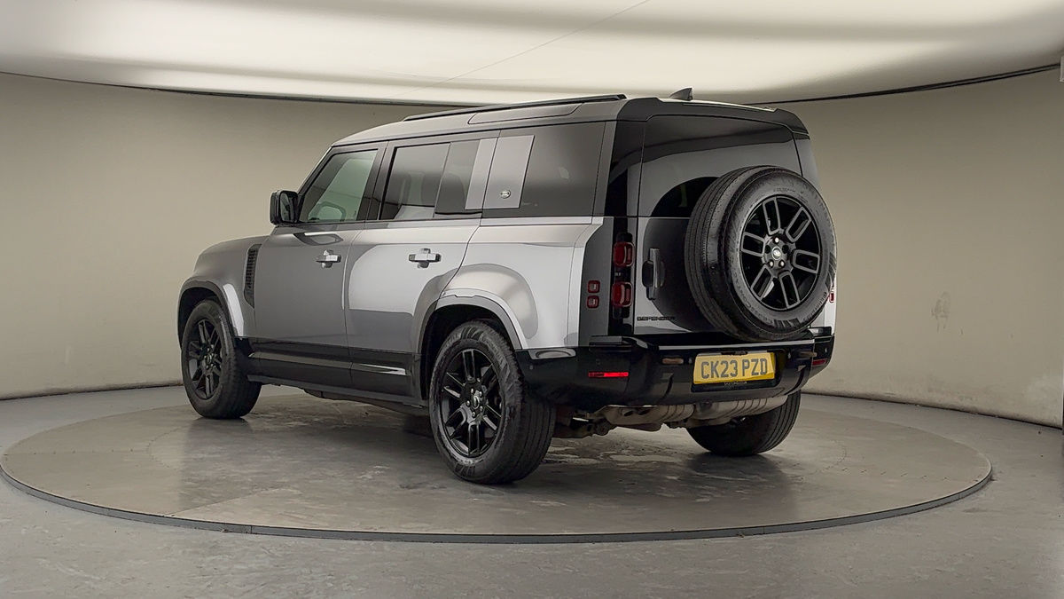 Land Rover Defender 110 Image 2