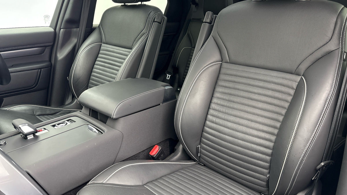 Land Rover Discovery Image 7