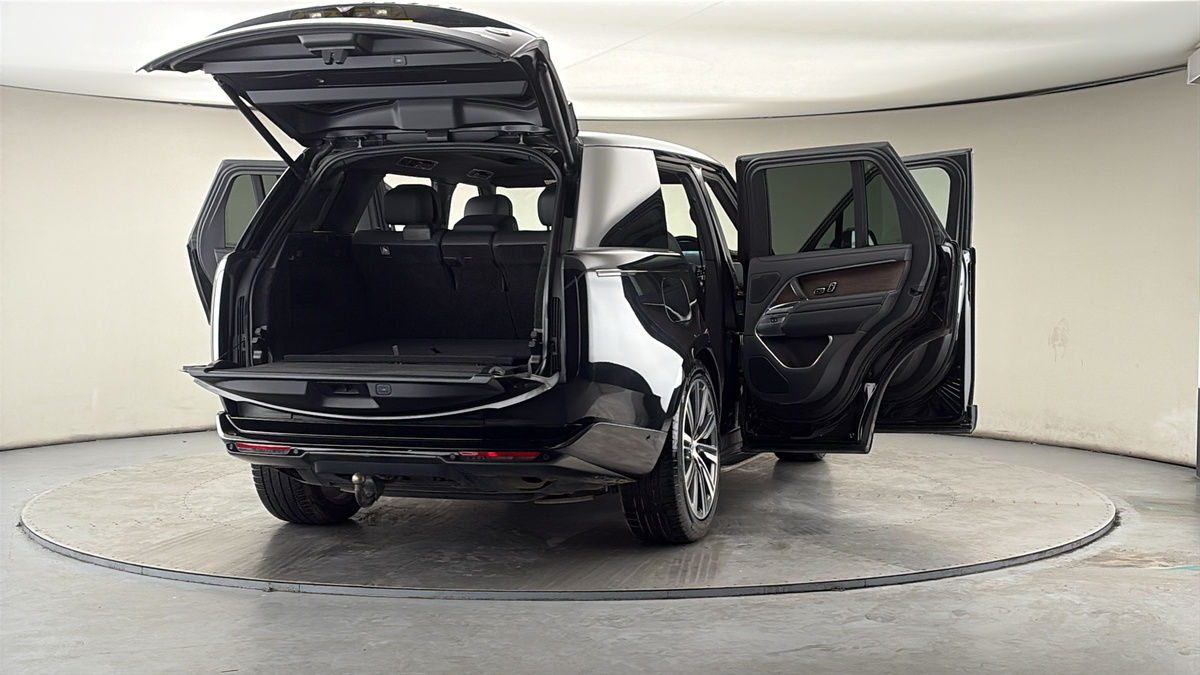 More views of Land Rover Range Rover